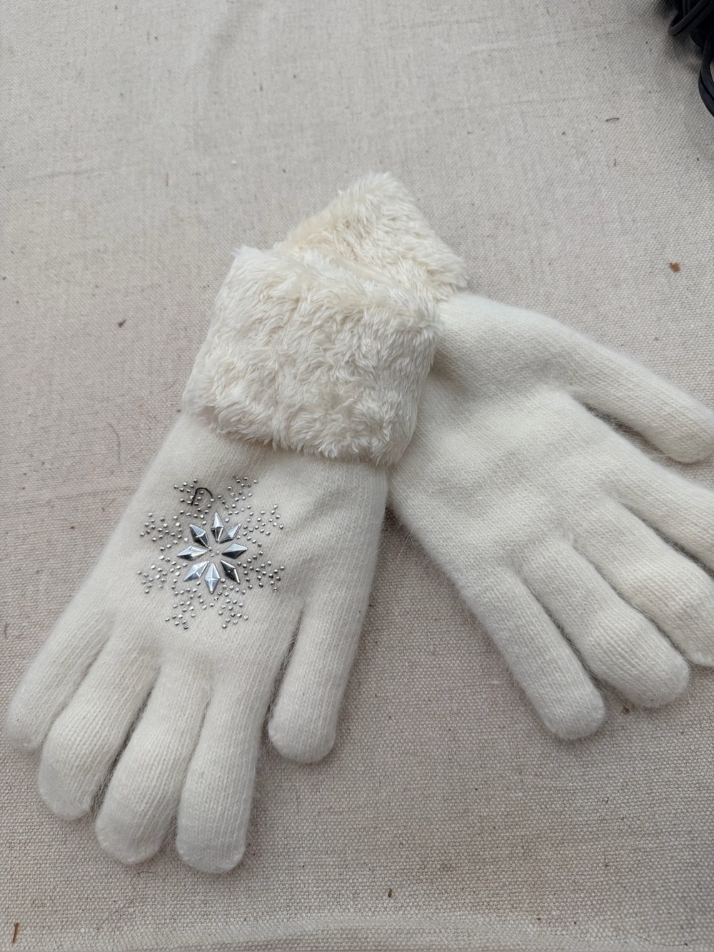 NWT Ivory Faux Fur Cuff Gloves with Snowflake Gem Accent